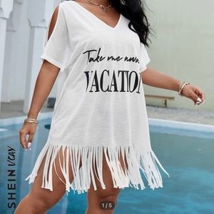 SHEIN VCAY Plus Size Split Sleeve Slogan Graphic Fringe Hem Dress. Size: 12